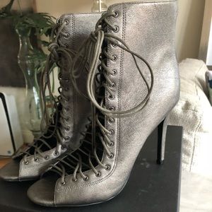 NIB KENDALL + KYLIE Metallic Bootie